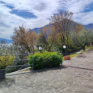 Iseolakerental- Casa Trentapassi Riva di Solto