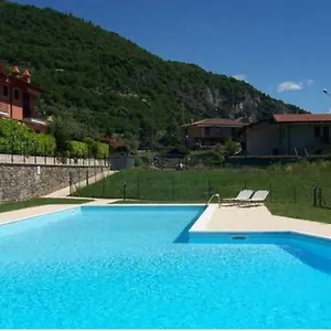 Irina's House With View On Like And Swimming Pool Appartement