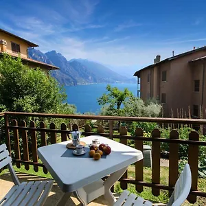  Apartment Discesa A With Terrace And Garden On Iseo